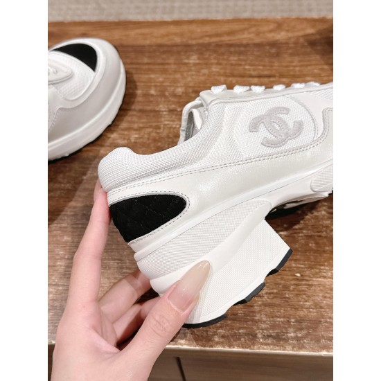 CHANEL Sneakers