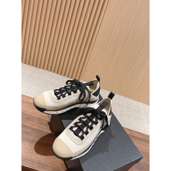CHANEL Sneakers