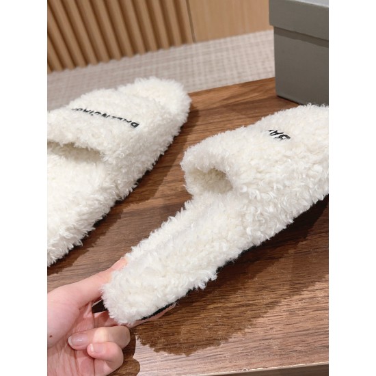  Balenciaga Slippers