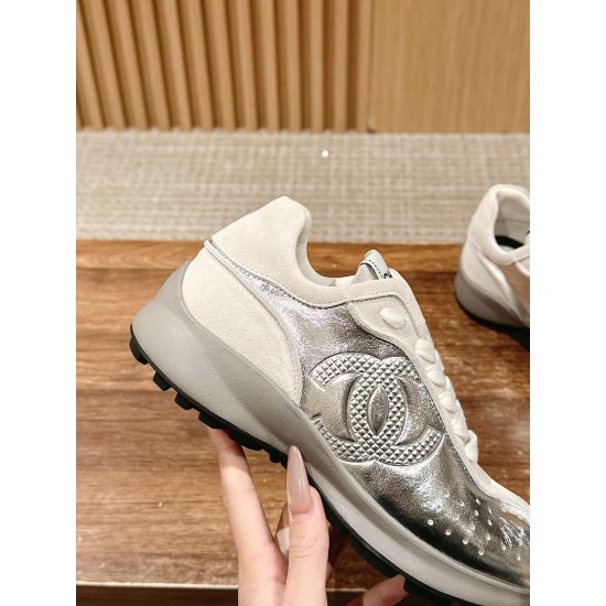 CHANEL Sneakers