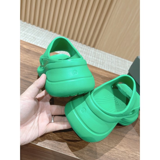  Balenciaga Slippers