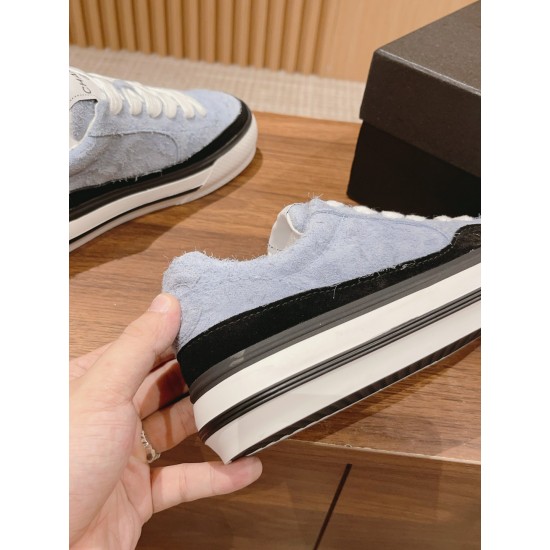 CHANEL Sneakers