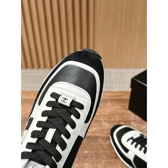 CHANEL Sneakers