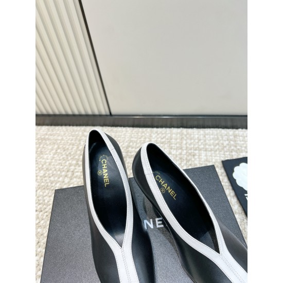 CHANEL Pumps and Slingbacks