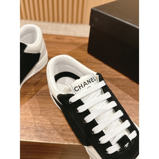 CHANEL Sneakers