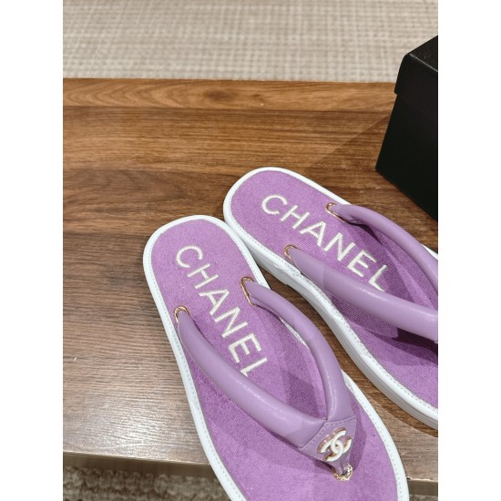 CHANEL Slippers