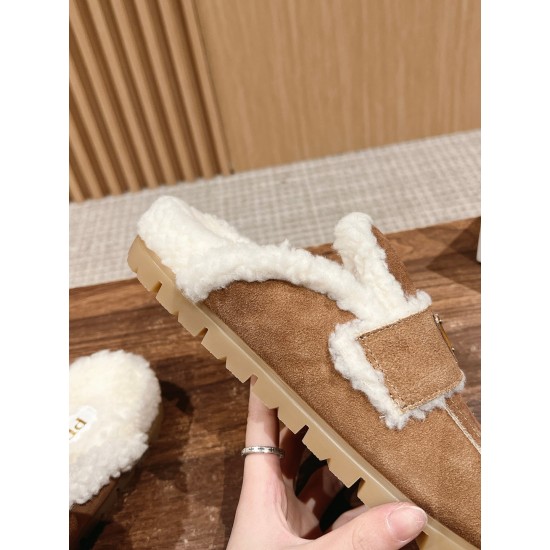 Prada Slippers and mules