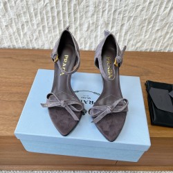 Prada Pumps and ballerinas