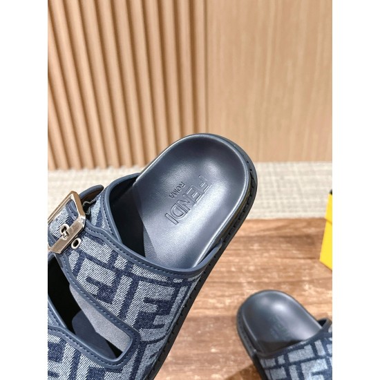 Fendi Slippers and sandals
