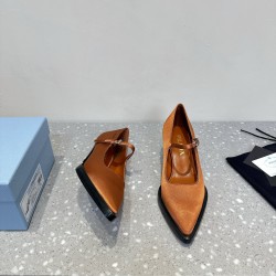 Prada Pumps and ballerinas