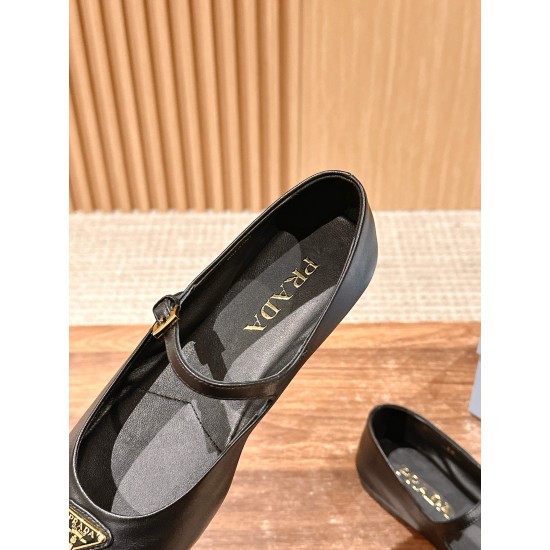 Prada Pumps and ballerinas