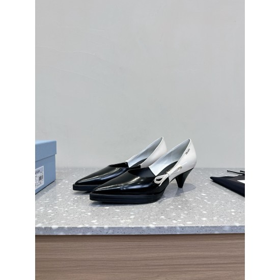 Prada Pumps and ballerinas