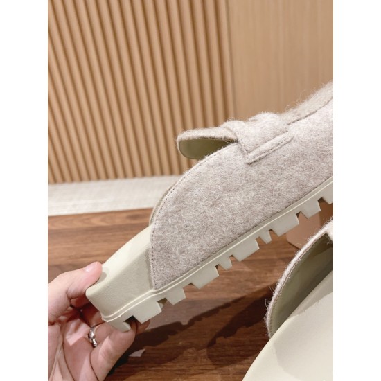 MiuMiu Slippers