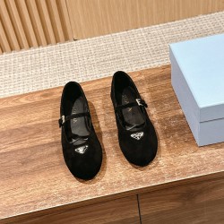 Prada Pumps and ballerinas