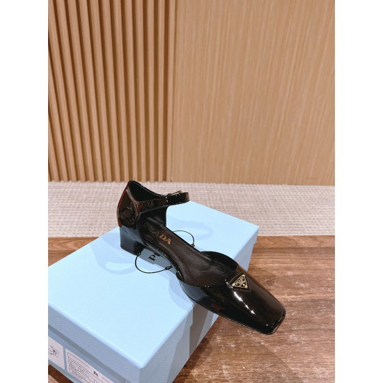 Prada Pumps and ballerinas