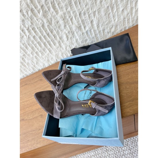 Prada Pumps and ballerinas