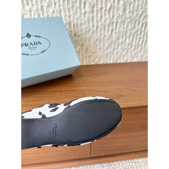 Prada Pumps and ballerinas