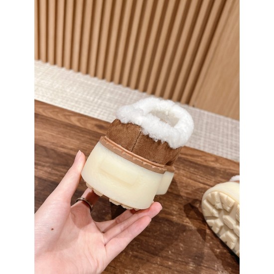 Prada Slippers and mules