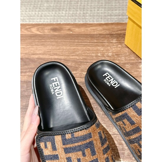 Fendi Slippers and sandals