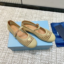 Prada Pumps and ballerinas