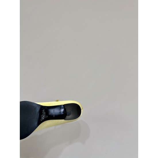 Prada Pumps and ballerinas