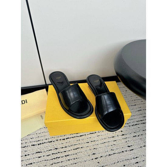 Fendi Slippers and sandals