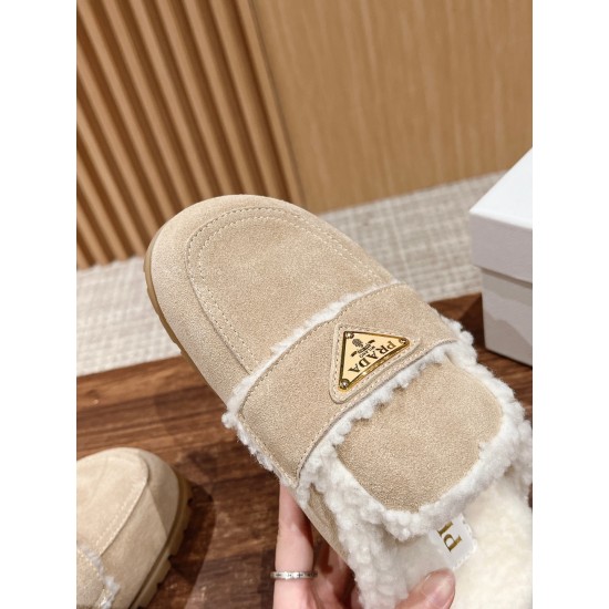 Prada Slippers and mules