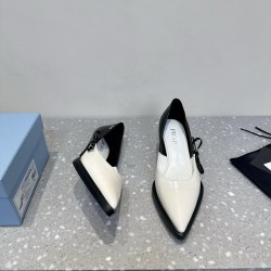 Prada Pumps and ballerinas