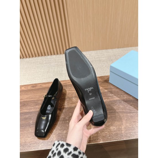 Prada Pumps and ballerinas