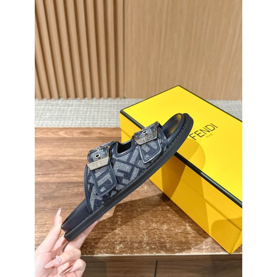 Fendi Slippers and sandals