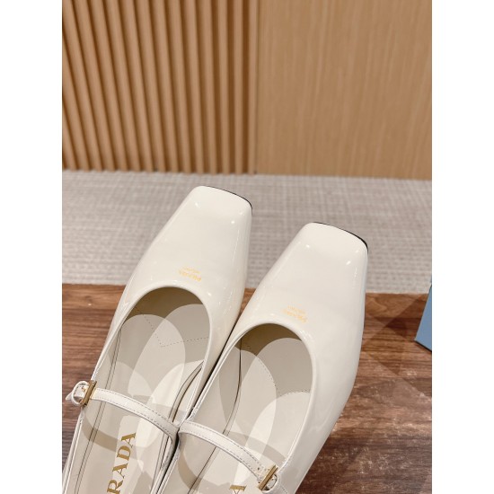 Prada Pumps and ballerinas