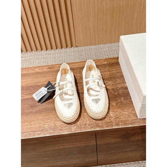 Prada Pumps and ballerinas