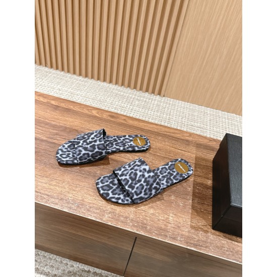 YSL Flats