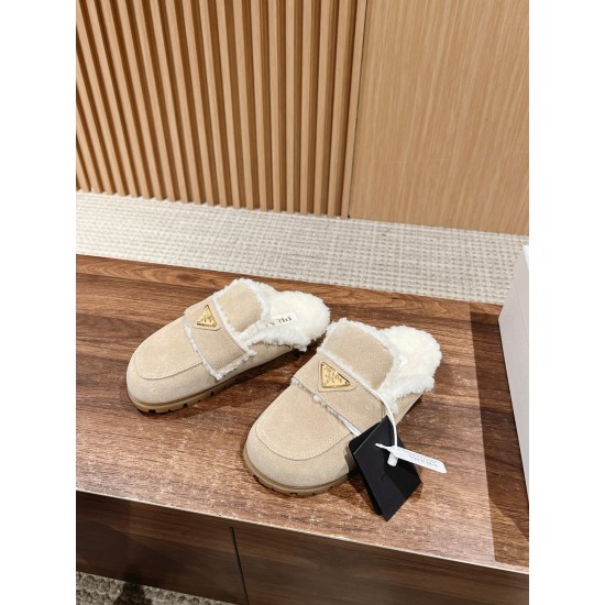 Prada Slippers and mules