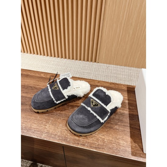 Prada Slippers and mules