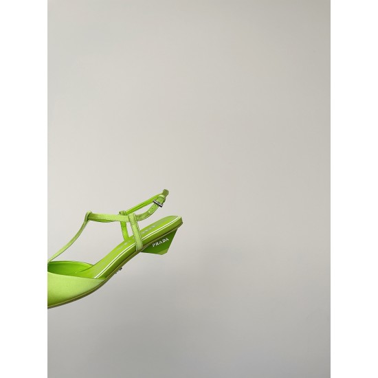 Prada Pumps and ballerinas