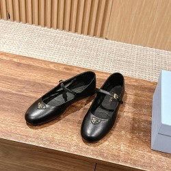 Prada Pumps and ballerinas
