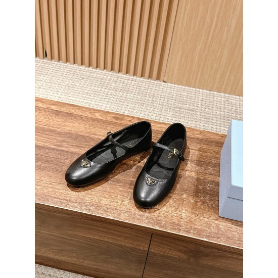 Prada Pumps and ballerinas