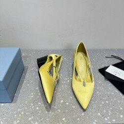 Prada Pumps and ballerinas