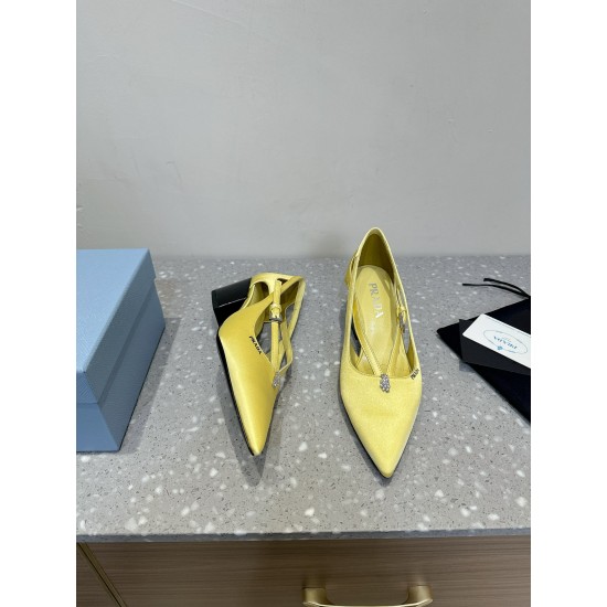 Prada Pumps and ballerinas