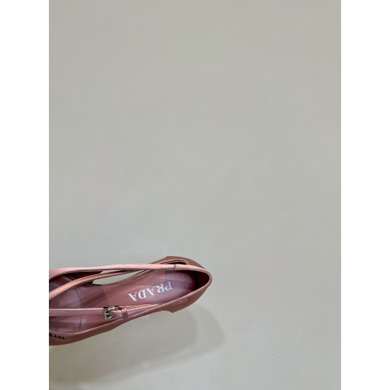 Prada Pumps and ballerinas