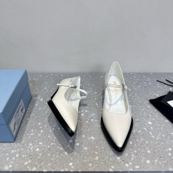 Prada Pumps and ballerinas