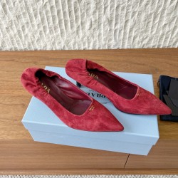 Prada Pumps and ballerinas