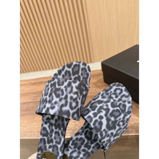 YSL Flats