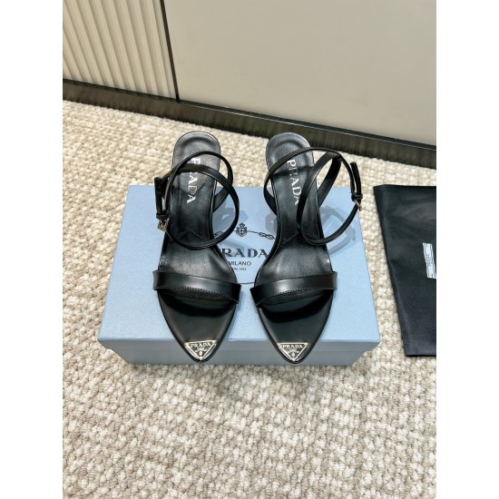 Prada Pumps and ballerinas