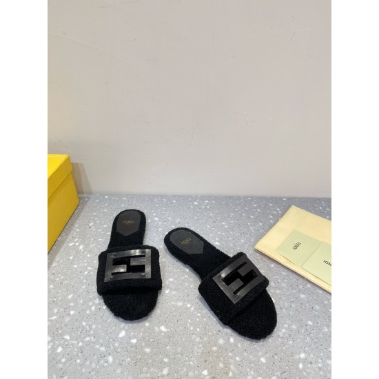 Fendi Slippers and sandals