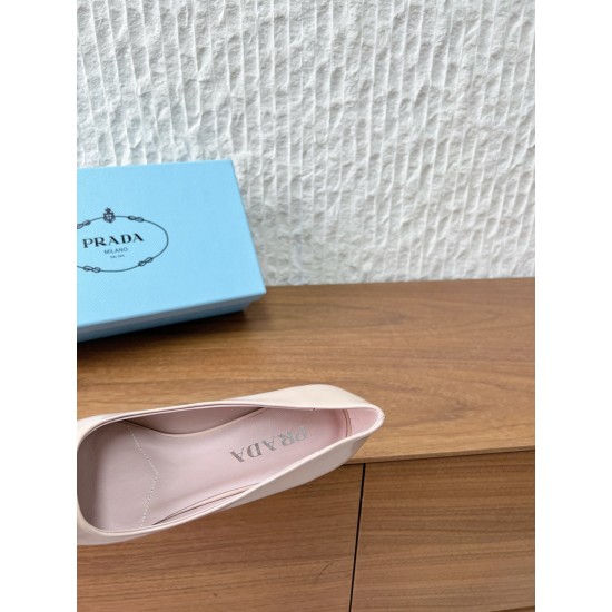 Prada Pumps and ballerinas