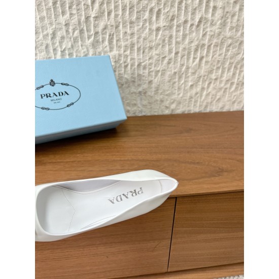 Prada Pumps and ballerinas