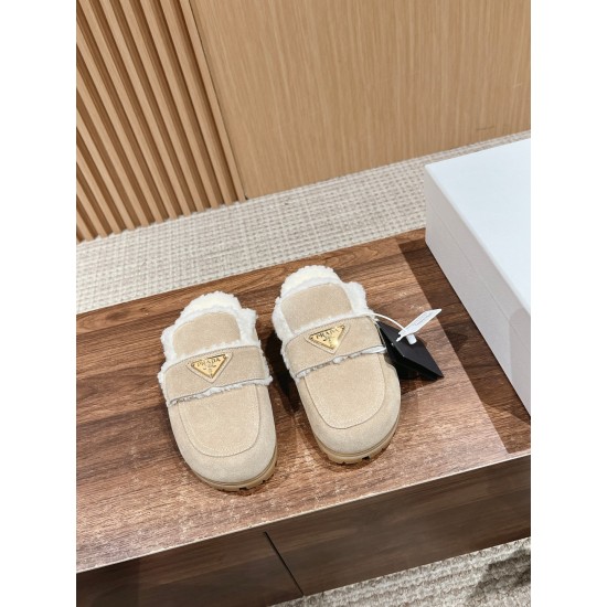 Prada Slippers and mules