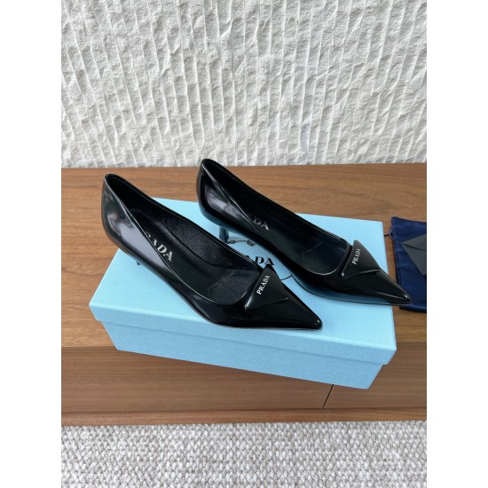 Prada Pumps and ballerinas